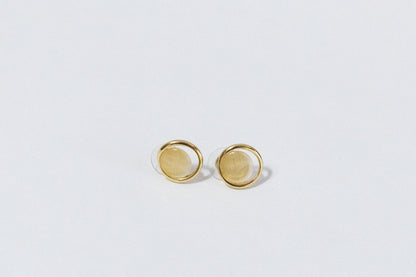 Pearly Stone Round Stud Earrings